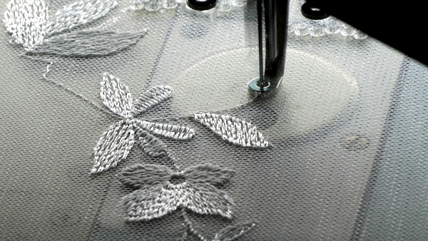 automatic embroidery machine